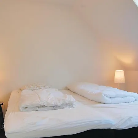Six-bedroom Holiday In Rudkøbing